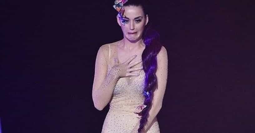 Superstar forgets lyrics live